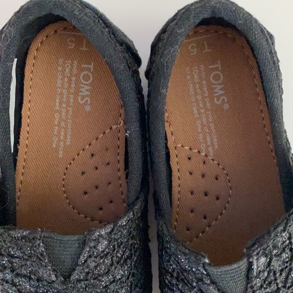 VGUC black sparkle Toms - Picture 4 of 4